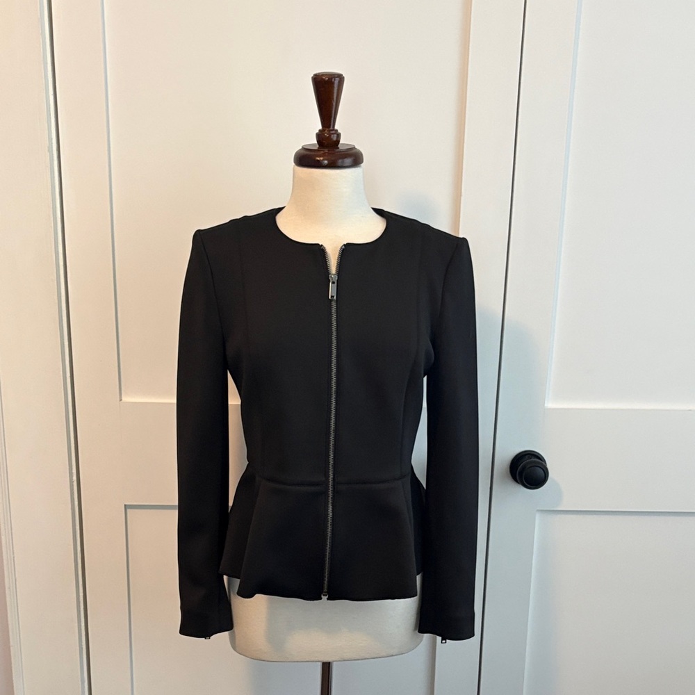 DKNY Black Scuba Knit Peplum Jacket size 6 😎3 for $25